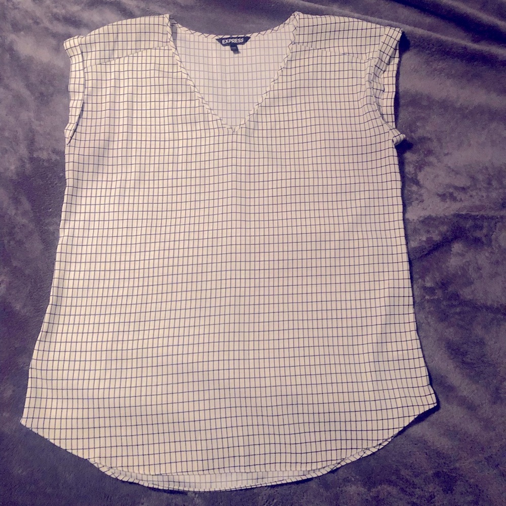 White & black Express v neck Gramercy tee